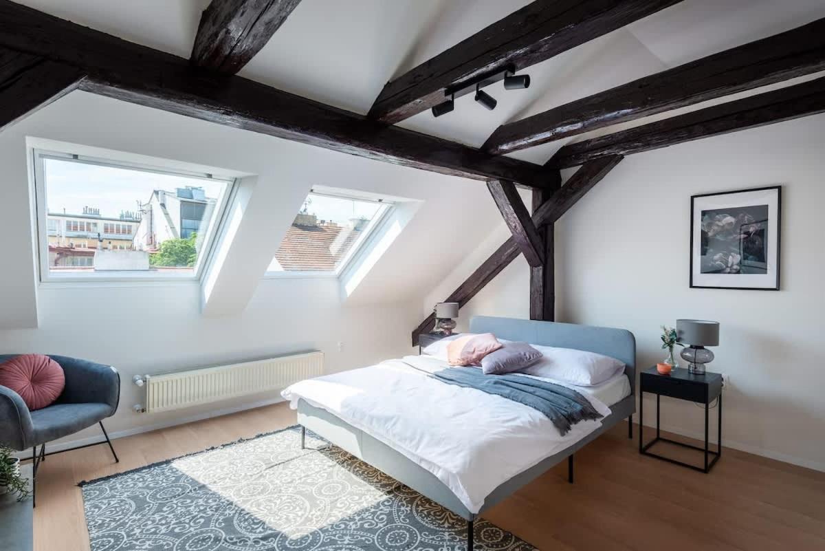 Zen & Stylish Prague Attic Apartment Exterior photo