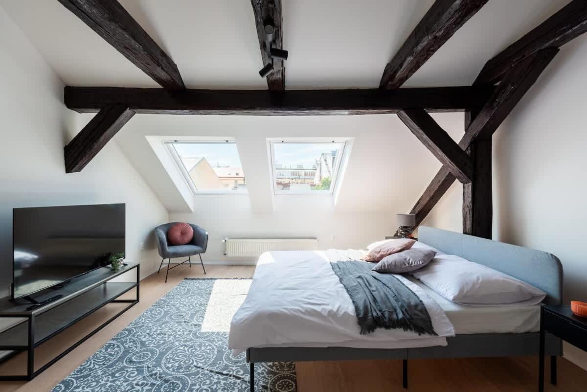 Zen & Stylish Prague Attic Apartment Exterior photo